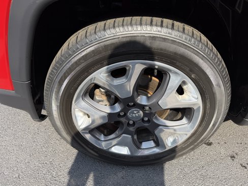 Used 2018 Jeep Compass Limited image 11