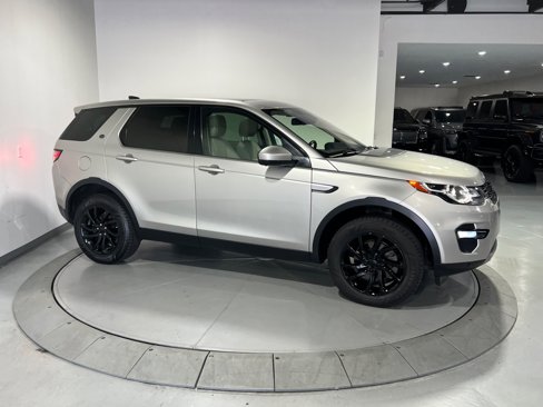 Used 2017 Land Rover Discovery Sport HSE image 7