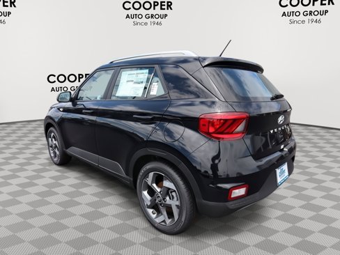 New 2025 Hyundai Venue SEL image 9