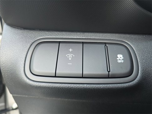 New 2025 Hyundai Venue SE image 25
