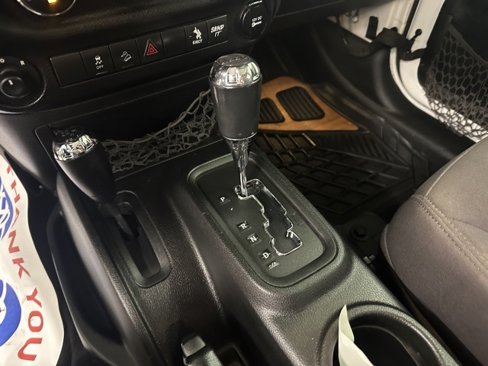 Used 2013 Jeep Wrangler Unlimited Sport image 27