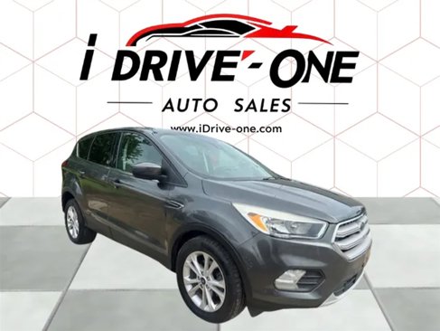 Used 2019 Ford Escape SE image 1
