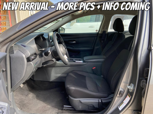 Used 2024 Nissan Sentra SV image 2