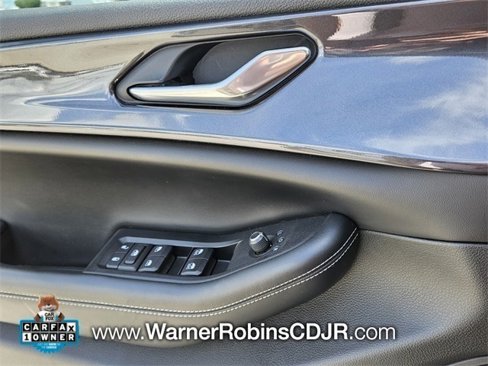 Used 2023 Jeep Grand Cherokee L Laredo image 29