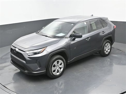 Used 2023 Toyota RAV4 LE image 31
