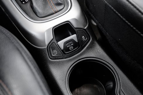 Used 2020 Jeep Compass Latitude w/ Cold Weather Group image 37