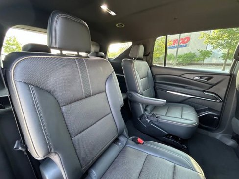 Used 2024 Chevrolet Traverse RS image 33