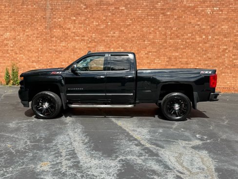 Used 2016 Chevrolet Silverado 1500 LTZ Z71 image 4