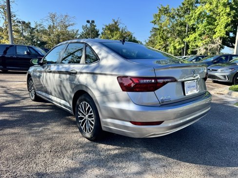 Certified 2021 Volkswagen Jetta SE w/ SE Cold Weather Package image 4