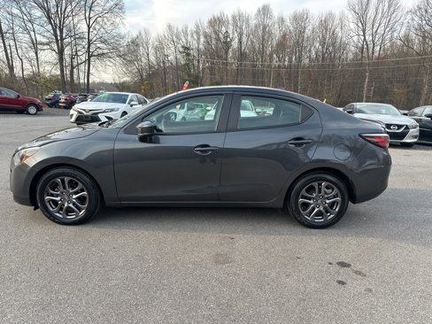 Used 2019 Toyota Yaris LE image 3