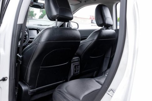 Used 2019 Jeep Compass Latitude image 40