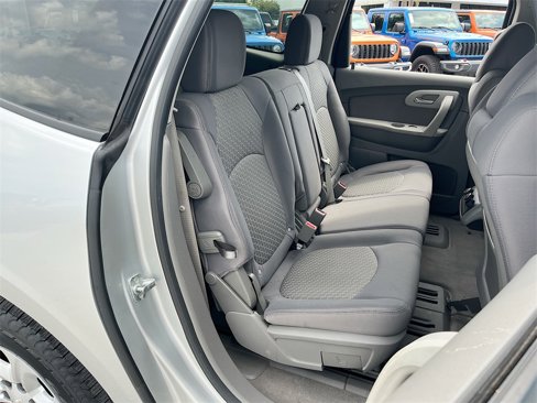 Used 2011 Chevrolet Traverse LS image 24