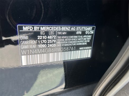 Certified 2024 Mercedes-Benz GLB 250 w/ Driver Assistance Package image 38