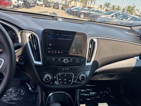 Used 2023 Chevrolet Malibu LT image 19