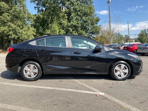 Used 2018 Chevrolet Cruze LS image 4