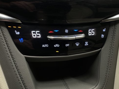 Used 2023 Cadillac XT6 Premium Luxury image 34