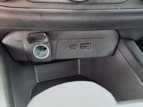 Used 2025 Chevrolet Trax RS image 10