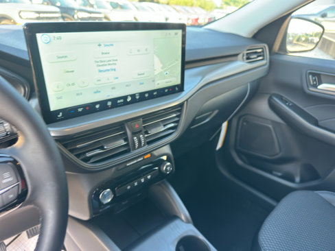 New 2025 Ford Escape SE image 11