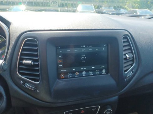 Used 2021 Jeep Compass Latitude w/ Sun and Sound Group image 10