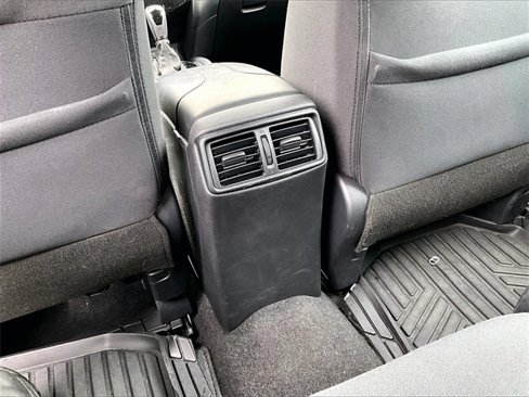 Used 2019 Nissan Rogue S image 28