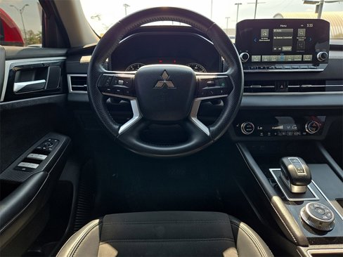 Used 2024 Mitsubishi Outlander SE image 19