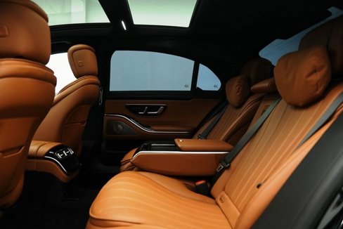 Used 2022 Mercedes-Benz S 580 4MATIC Sedan w/ AMG Line Package image 23
