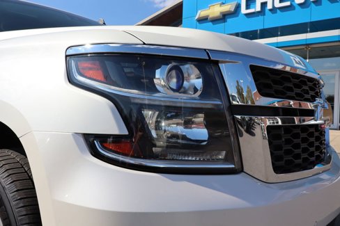 Used 2015 Chevrolet Suburban LT image 3