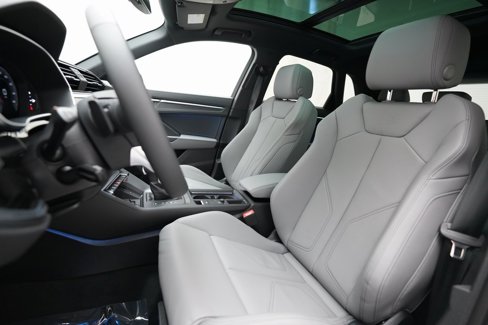 Used 2024 Audi Q3 2.0T Premium Plus w/ Premium Plus Package image 7
