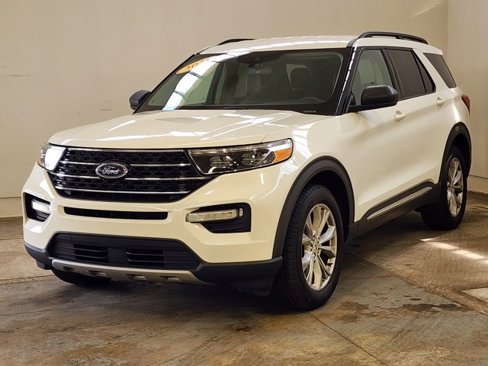 Used 2021 Ford Explorer XLT w/ Equipment Group 202A image 1