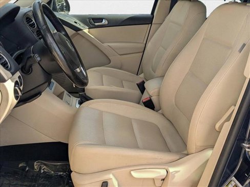 Used 2014 Volkswagen Tiguan SE image 9