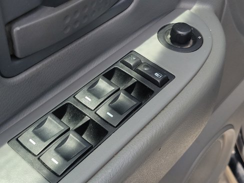 Used 2006 Dodge Durango SXT image 13