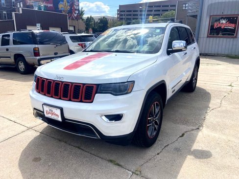 Used 2019 Jeep Grand Cherokee Limited w/ Luxury Group II image 3