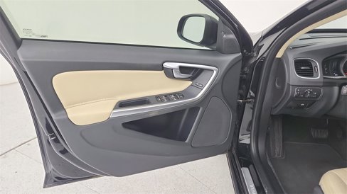 Used 2018 Volvo S60 T5 Inscription w/ Technology Package image 28