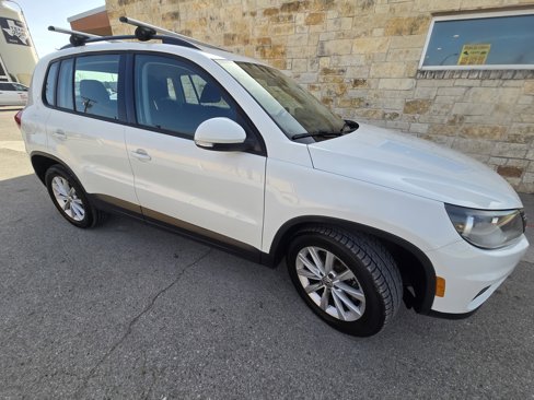 Used 2017 Volkswagen Tiguan Limited w/ Premium Package image 19
