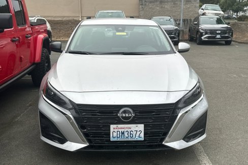 Used 2024 Nissan Altima 2.5 SV image 5
