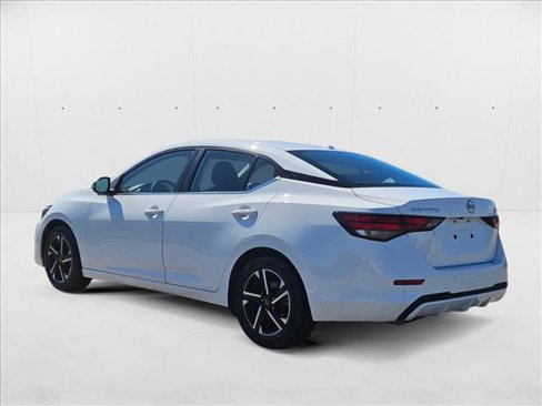 Used 2024 Nissan Sentra SV image 7