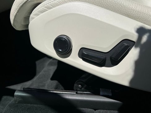 Used 2018 Volvo XC60 T8 Inscription w/ Advanced Package image 15