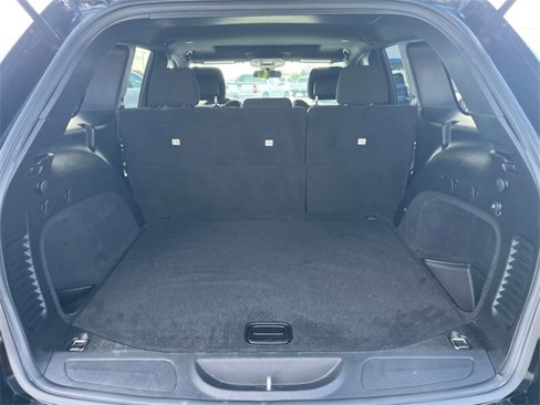 Used 2020 Jeep Grand Cherokee Laredo image 27