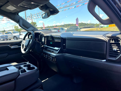 Used 2023 Chevrolet Silverado 1500 LT image 28