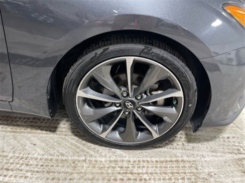 Used 2020 Hyundai Veloster 2.0 Premium image 10