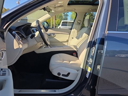 Certified 2023 Volvo XC90 B6 Plus w/ Protection Package Premier image 4