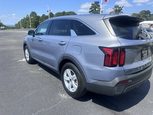 Used 2021 Kia Sorento LX image 21