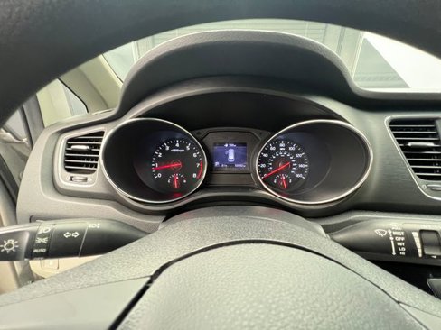 Used 2020 Kia Sedona LX image 27