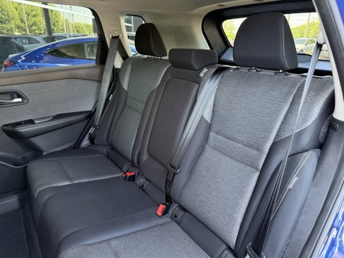 Used 2023 Nissan Rogue SV image 19