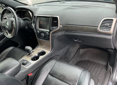 Used 2015 Jeep Grand Cherokee Overland w/ Advanced Technology Group image 29