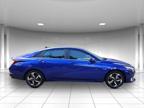 Used 2023 Hyundai Elantra Limited image 2
