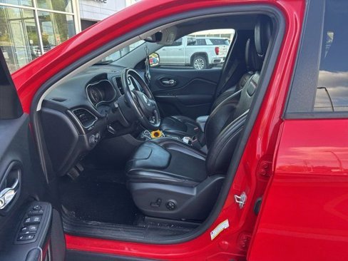 Used 2019 Jeep Cherokee Trailhawk image 5