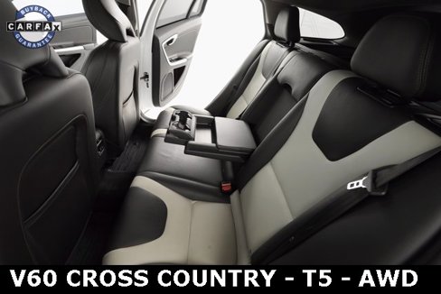 Used 2016 Volvo V60 T5 Cross Country w/ Climate Package image 14