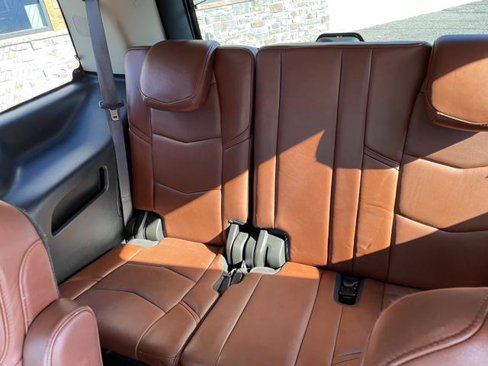 Used 2017 Cadillac Escalade Premium Luxury image 25