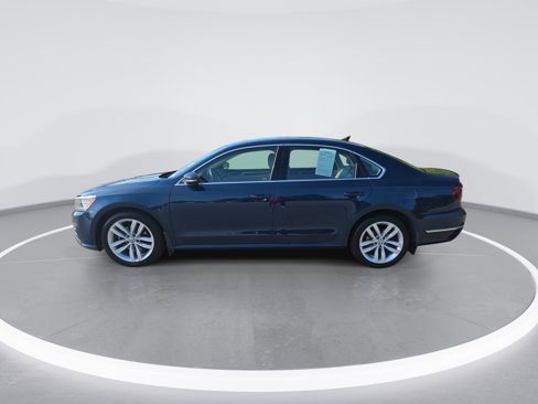 Used 2018 Volkswagen Passat 2.0T SE image 6